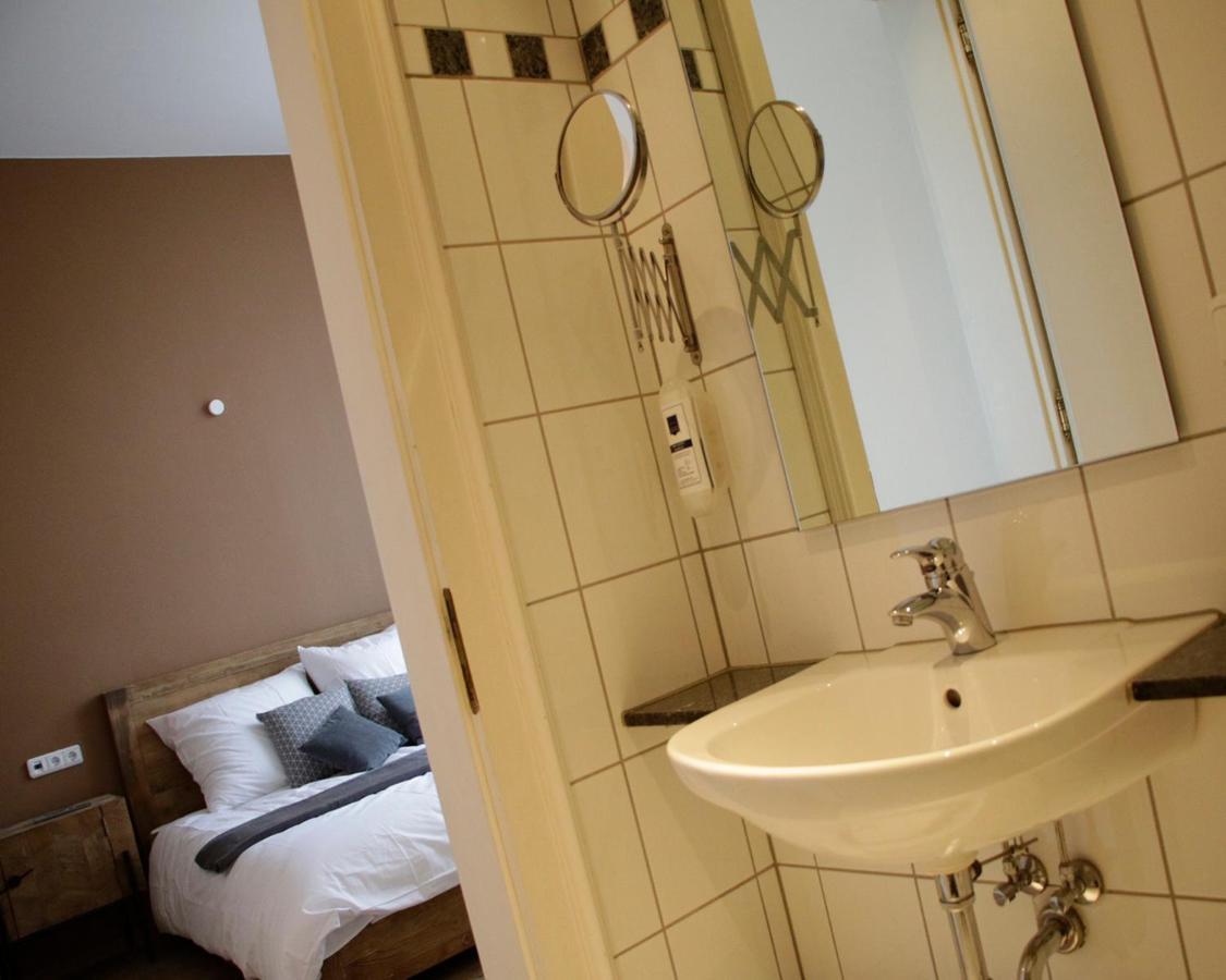 Z&B Hotel Трир Екстериор снимка
